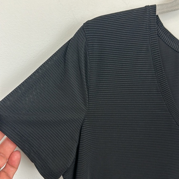 Zyia Active Black V-Neck Mini Stripes Tee Shirt Sz M - Picture 3 of 6